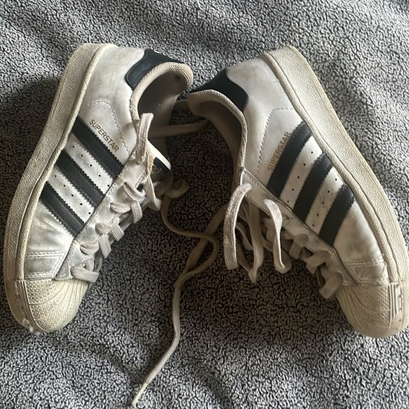 Boy’s adidas Originals Superstar - Picture 13 of 14